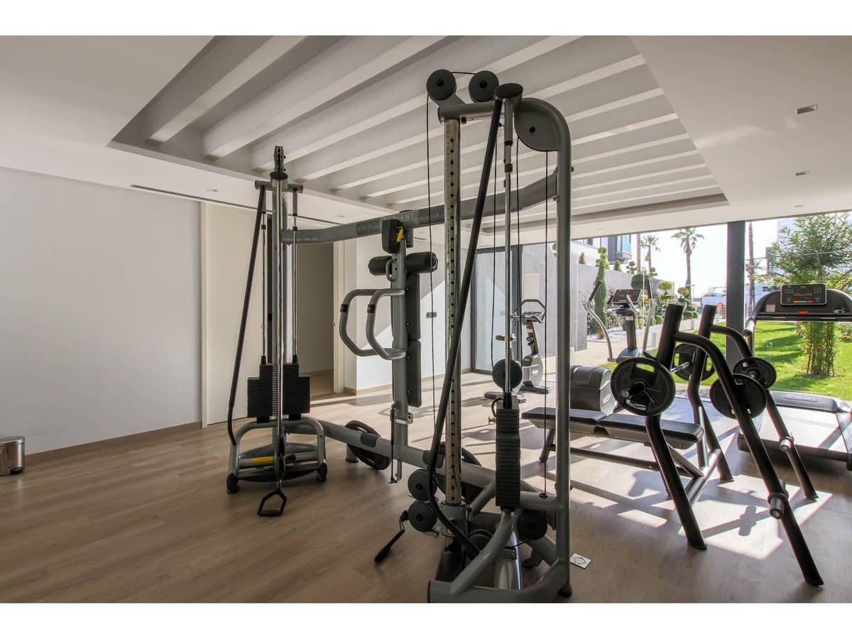 3 soveværelse Byhus til salg i Estepona med swimmingpool - € 3.650.000 (Ref: 7858152)