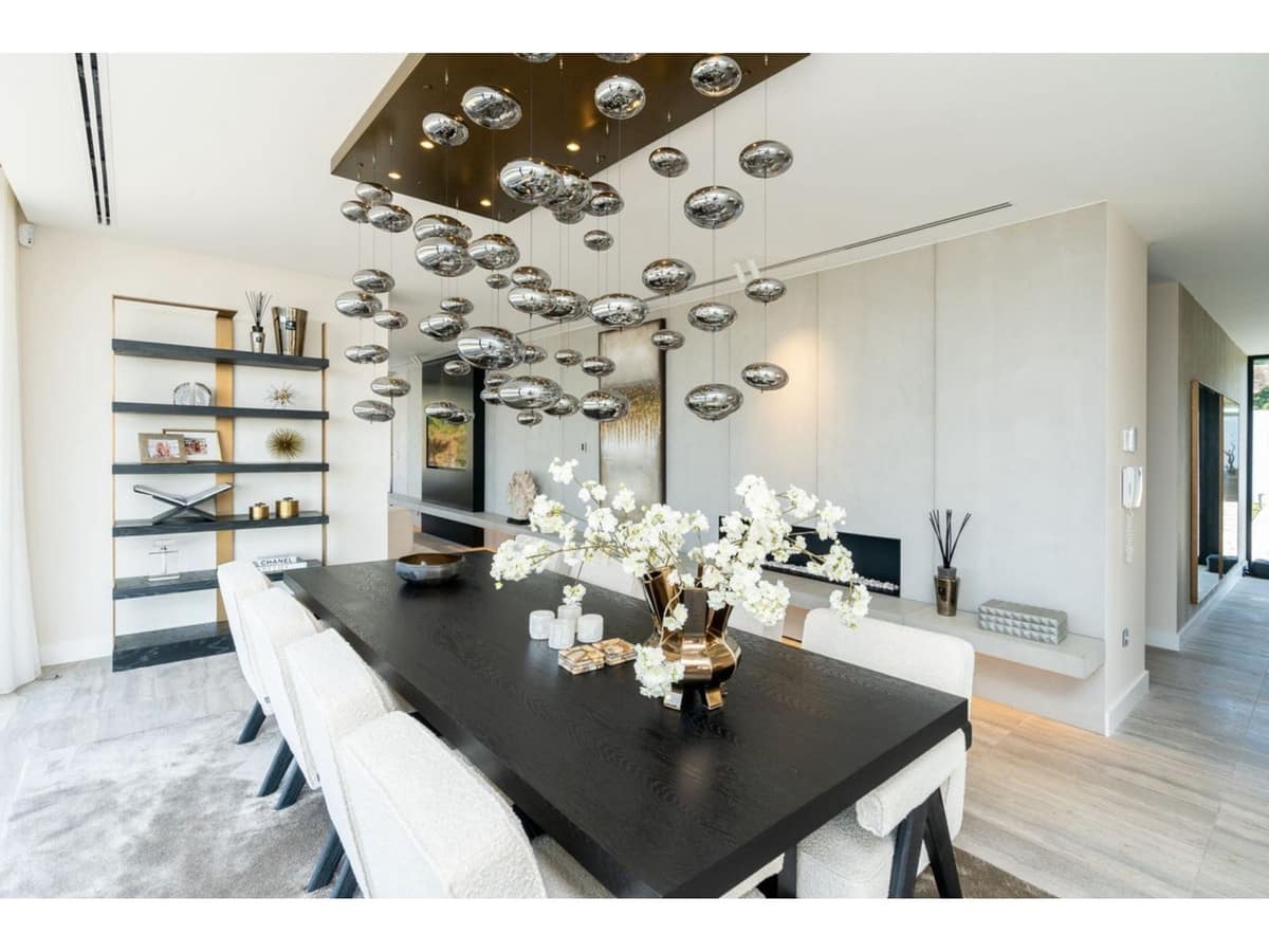 7 bedroom Villa for sale in Benahavis with pool - € 4,200,000 (Ref: 7860554)