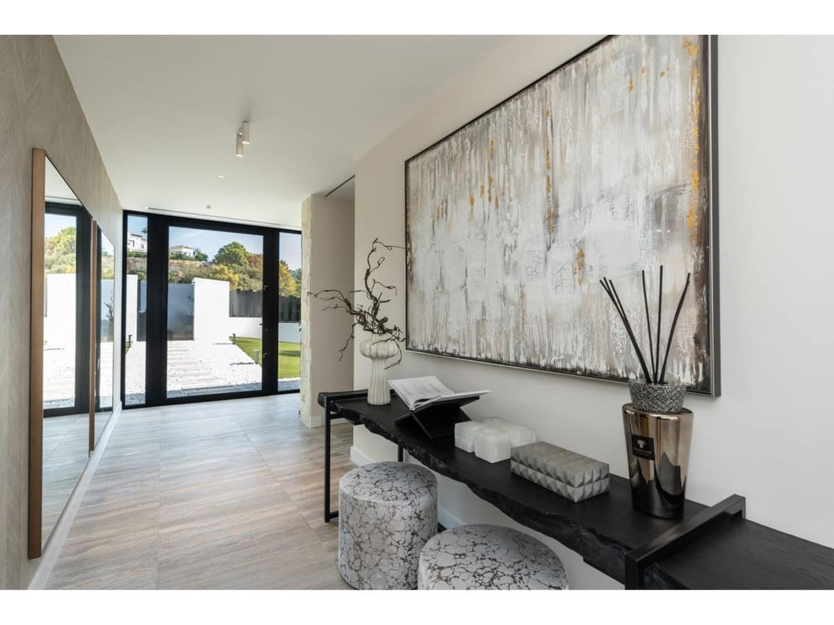 7 bedroom Villa for sale in Benahavis with pool - € 4,200,000 (Ref: 7860554)