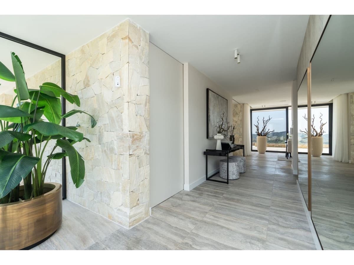 7 bedroom Villa for sale in Benahavis with pool - € 4,200,000 (Ref: 7860554)