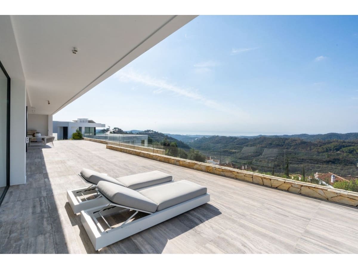 7 bedroom Villa for sale in Benahavis with pool - € 4,200,000 (Ref: 7860554)