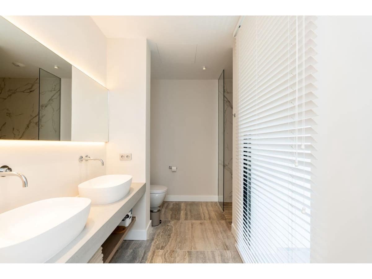 7 bedroom Villa for sale in Benahavis with pool - € 4,200,000 (Ref: 7860554)