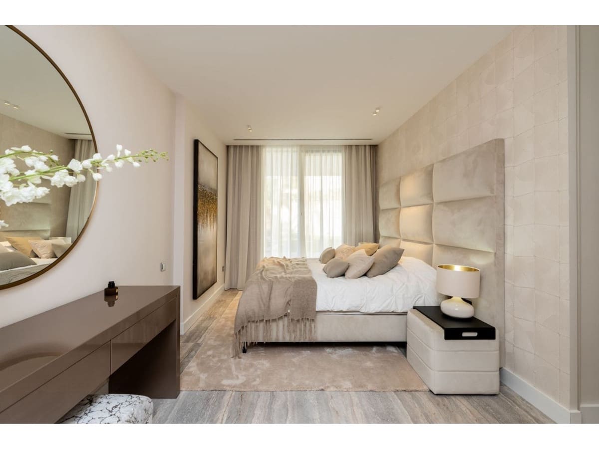 7 bedroom Villa for sale in Benahavis with pool - € 4,200,000 (Ref: 7860554)