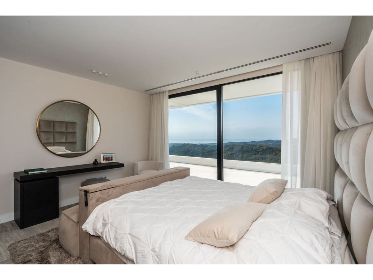 7 bedroom Villa for sale in Benahavis with pool - € 4,200,000 (Ref: 7860554)