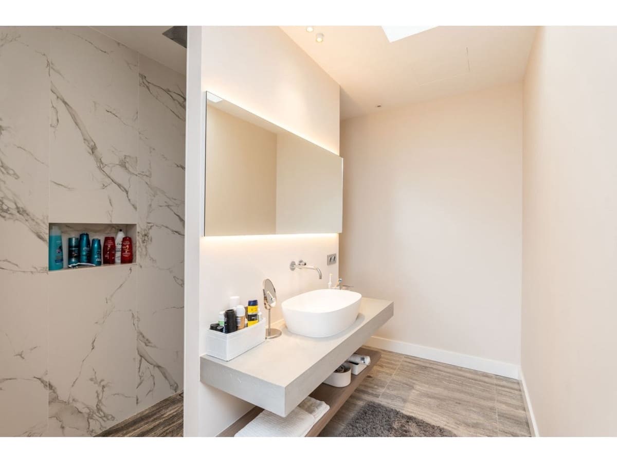 7 bedroom Villa for sale in Benahavis with pool - € 4,200,000 (Ref: 7860554)