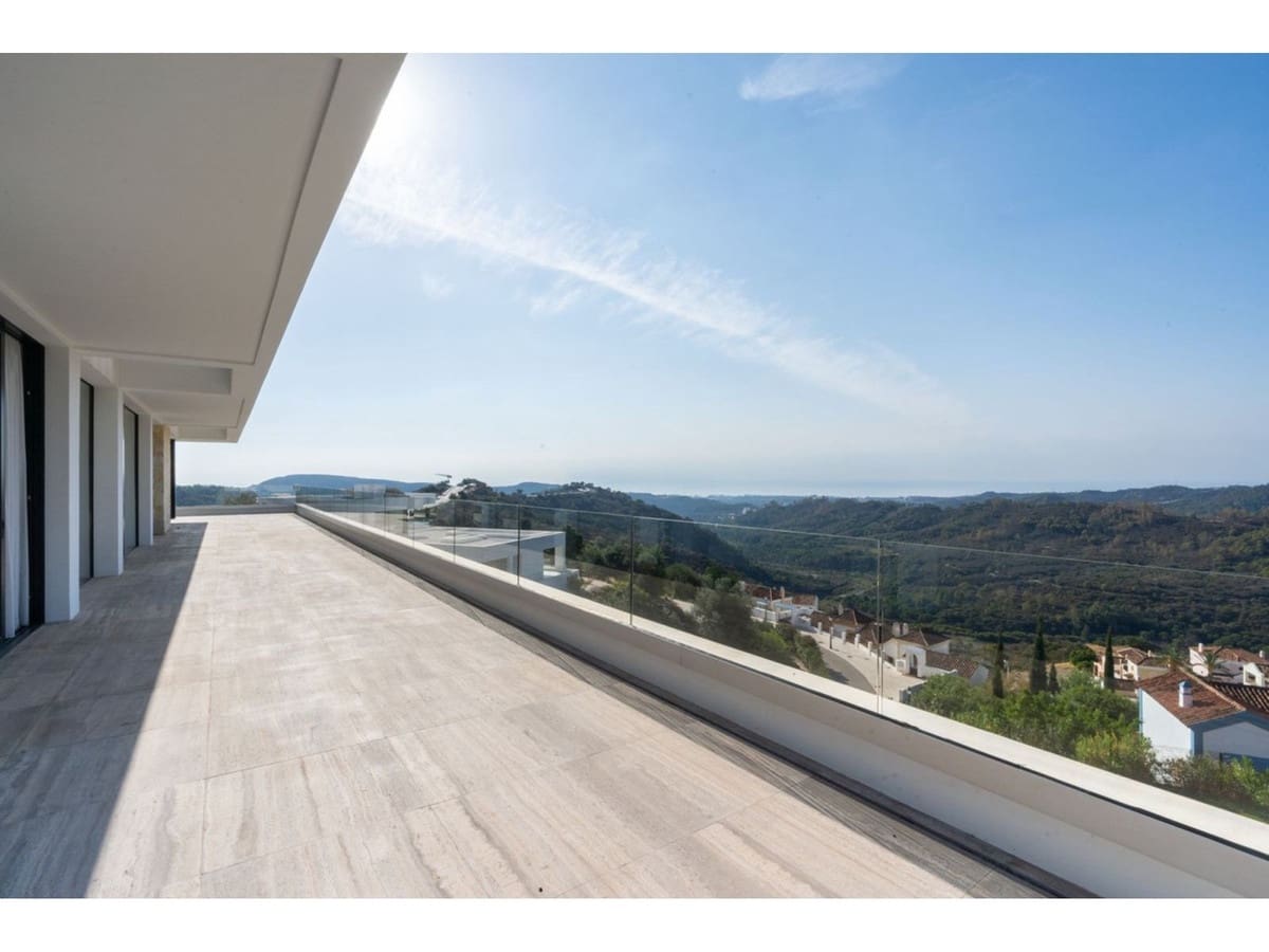 7 bedroom Villa for sale in Benahavis with pool - € 4,200,000 (Ref: 7860554)