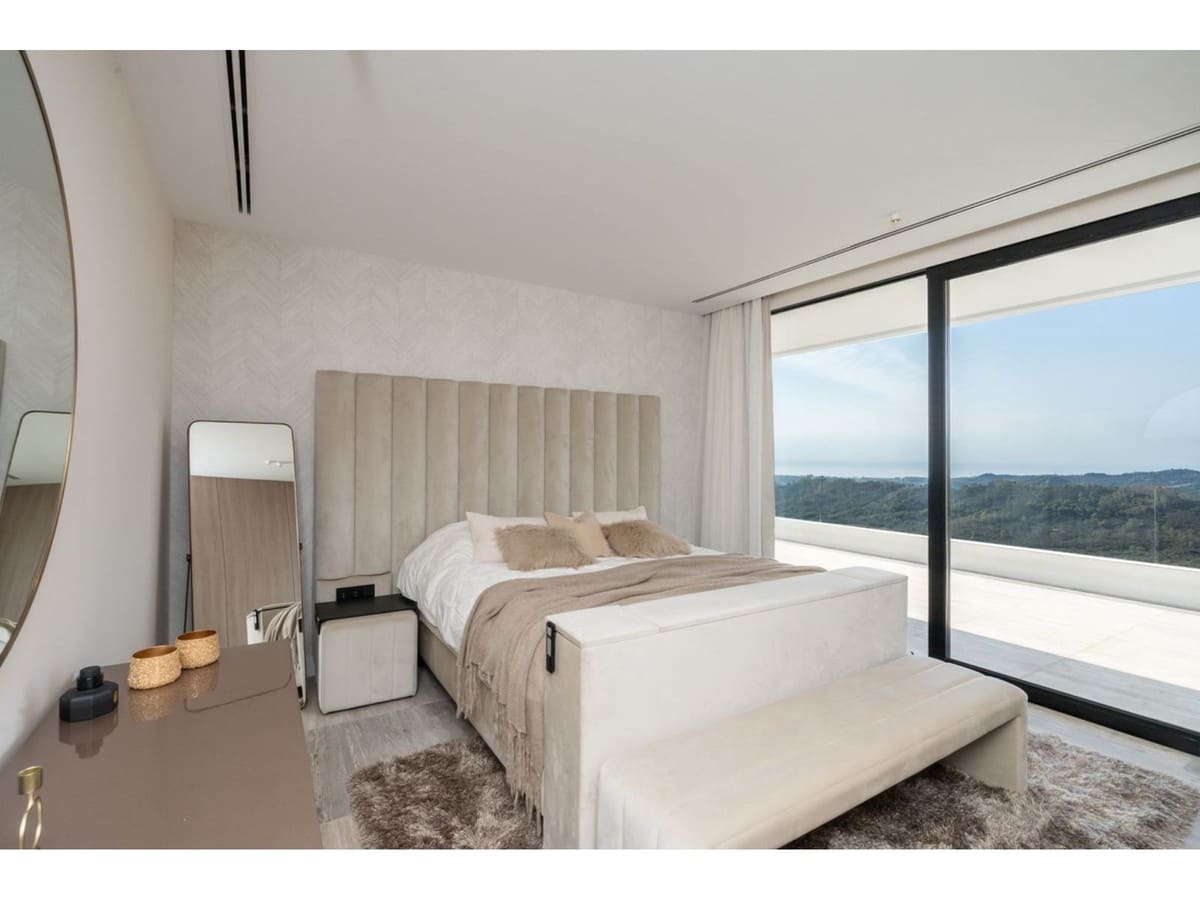 7 bedroom Villa for sale in Benahavis with pool - € 4,200,000 (Ref: 7860554)