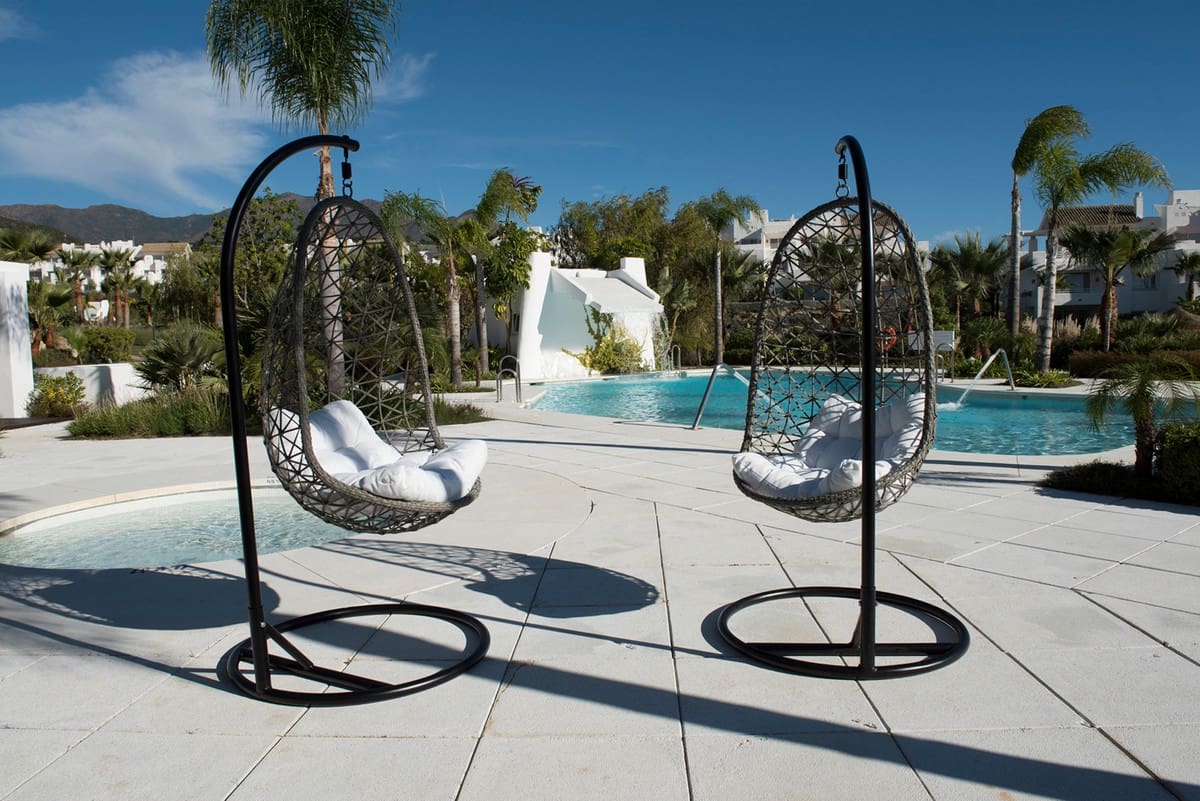 2 bedroom Apartment for sale in Estepona - € 580,000 (Ref: 7873575)