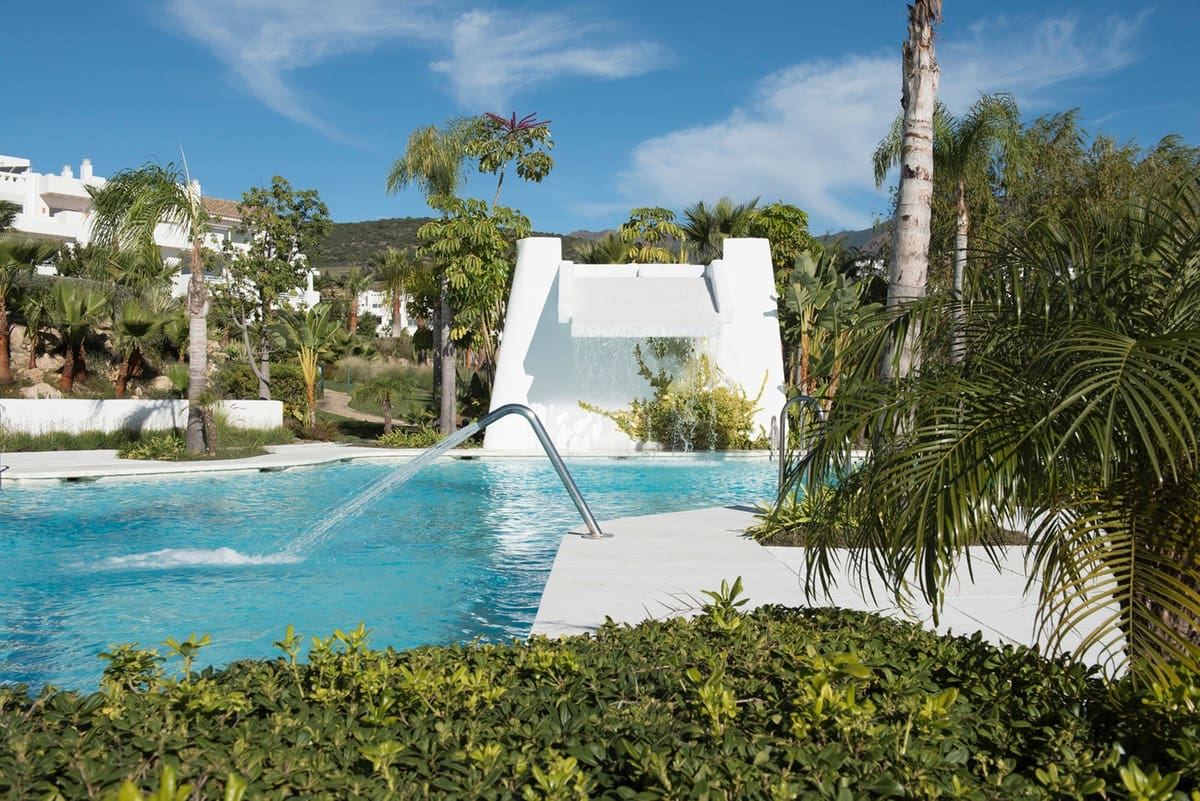 2 bedroom Apartment for sale in Casares - € 335,000 (Ref: 7873575)