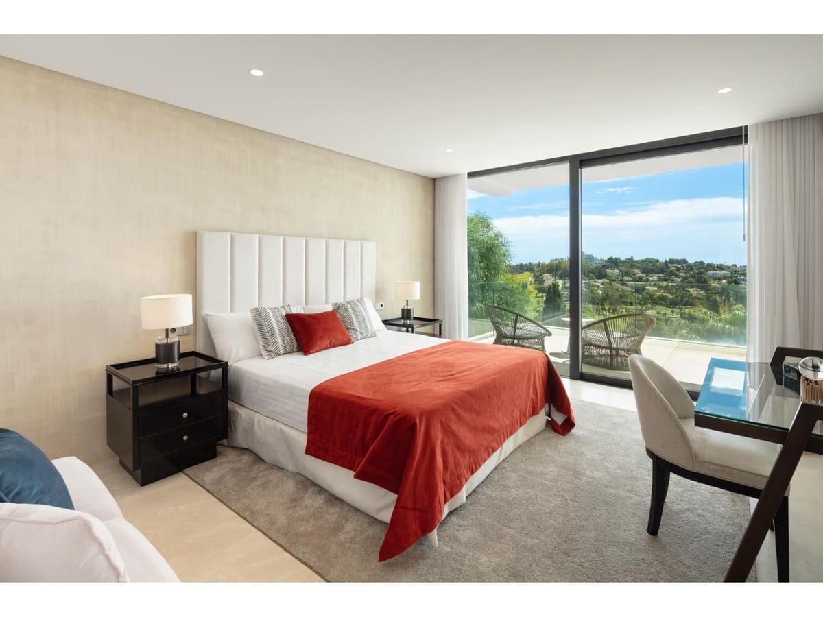 7 bedroom Villa for sale in Benahavis with pool - € 7,650,000 (Ref: 7950495)