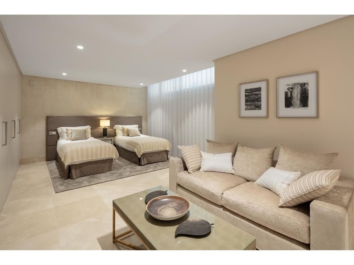 7 bedroom Villa for sale in Benahavis with pool - € 7,650,000 (Ref: 7950495)