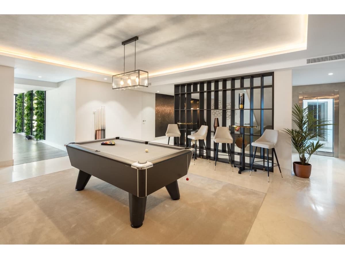 7 bedroom Villa for sale in Benahavis with pool - € 7,650,000 (Ref: 7950495)