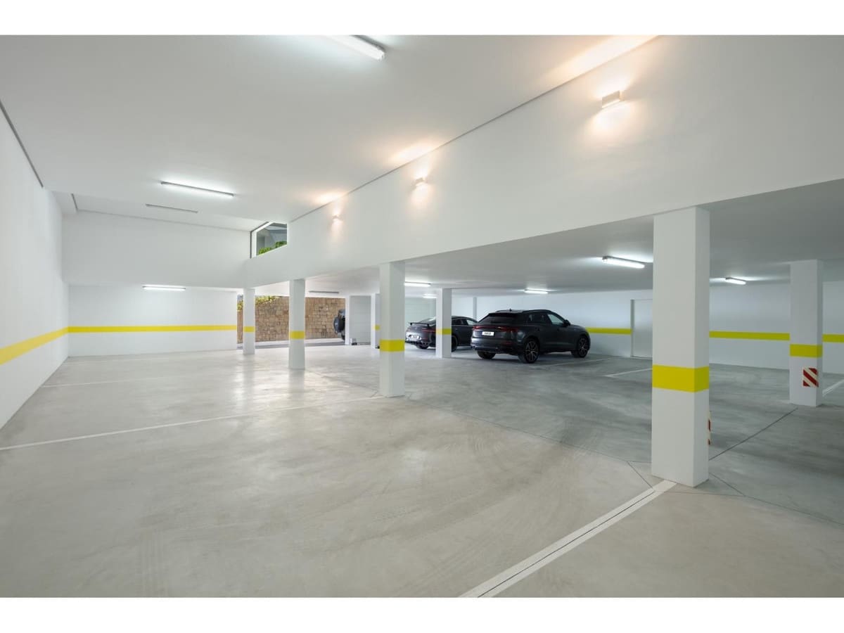 7 bedroom Villa for sale in Benahavis with pool - € 7,650,000 (Ref: 7950495)