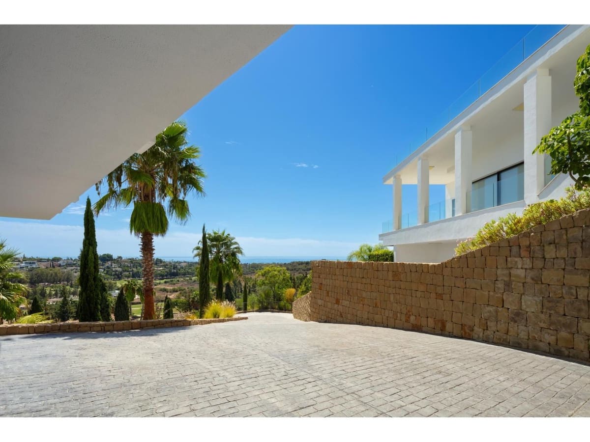 7 bedroom Villa for sale in Benahavis with pool - € 7,650,000 (Ref: 7950495)