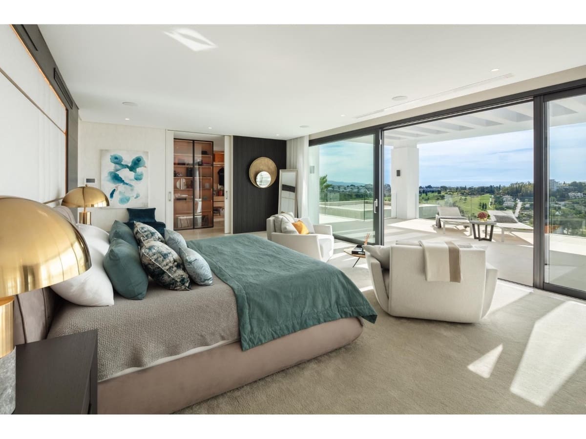 7 bedroom Villa for sale in Benahavis with pool - € 7,650,000 (Ref: 7950495)