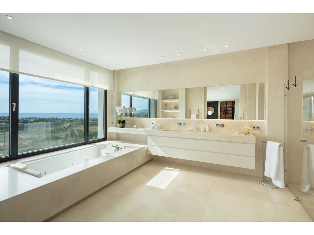 7 bedroom Villa for sale in Benahavis with pool - € 7,650,000 (Ref: 7950495)