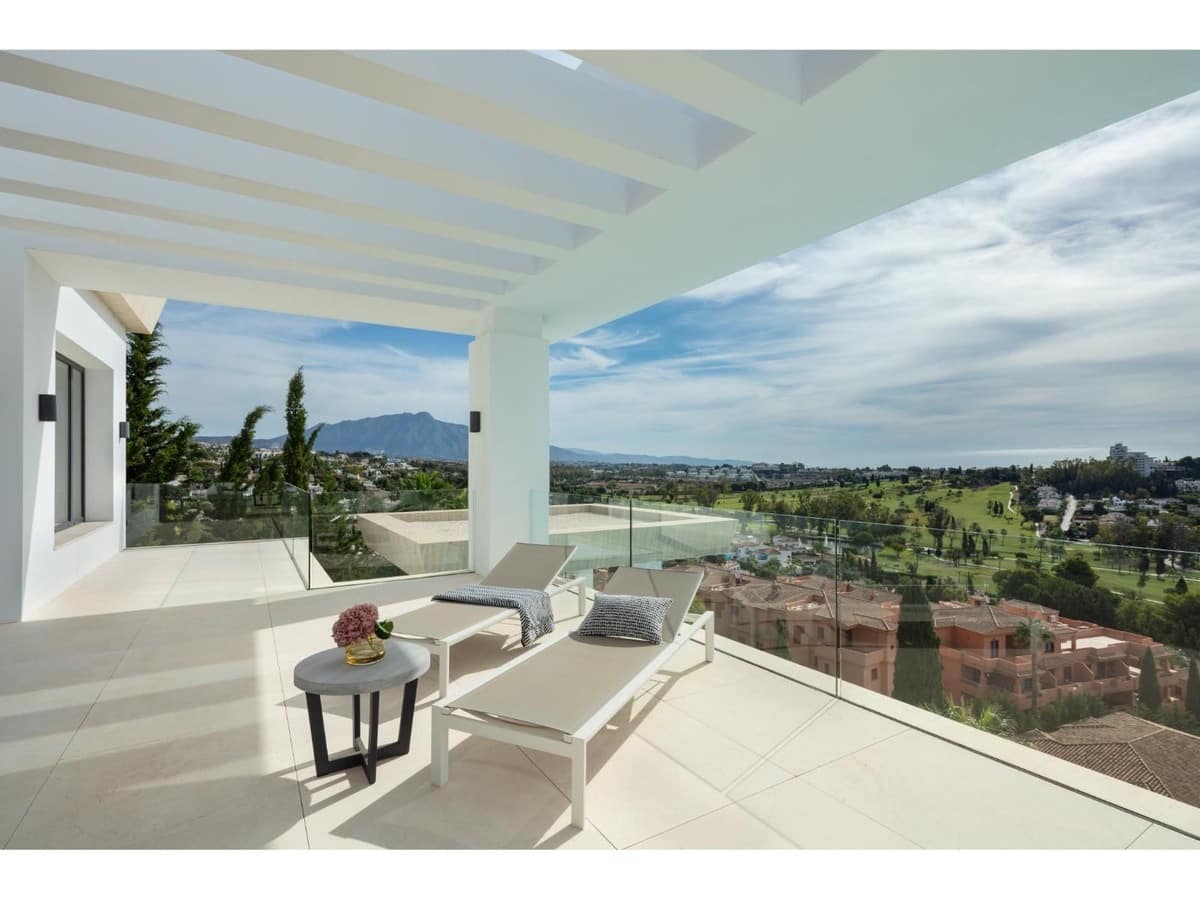 7 bedroom Villa for sale in Benahavis with pool - € 7,650,000 (Ref: 7950495)