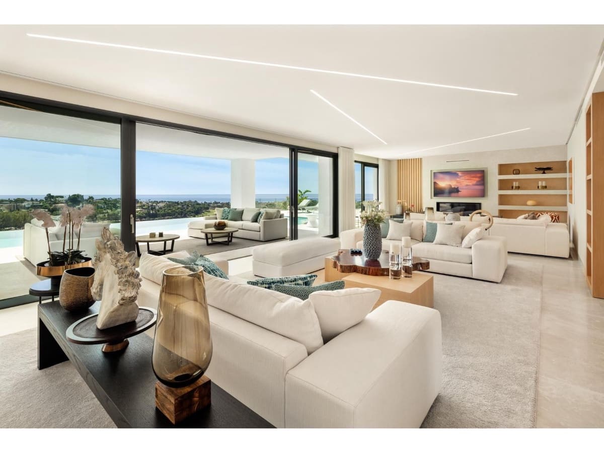 7 bedroom Villa for sale in Benahavis with pool - € 7,650,000 (Ref: 7950495)