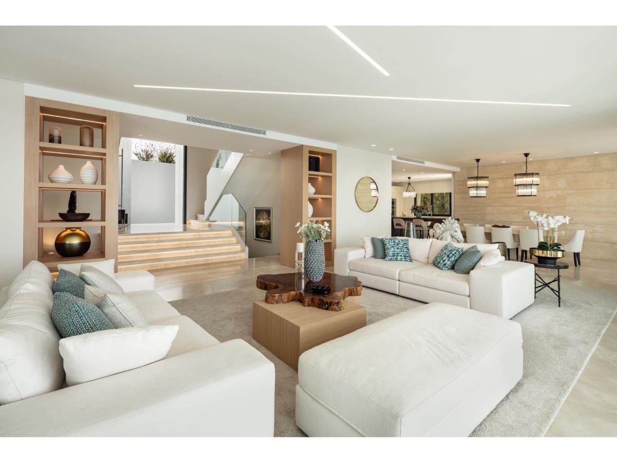 7 bedroom Villa for sale in Benahavis with pool - € 7,650,000 (Ref: 7950495)