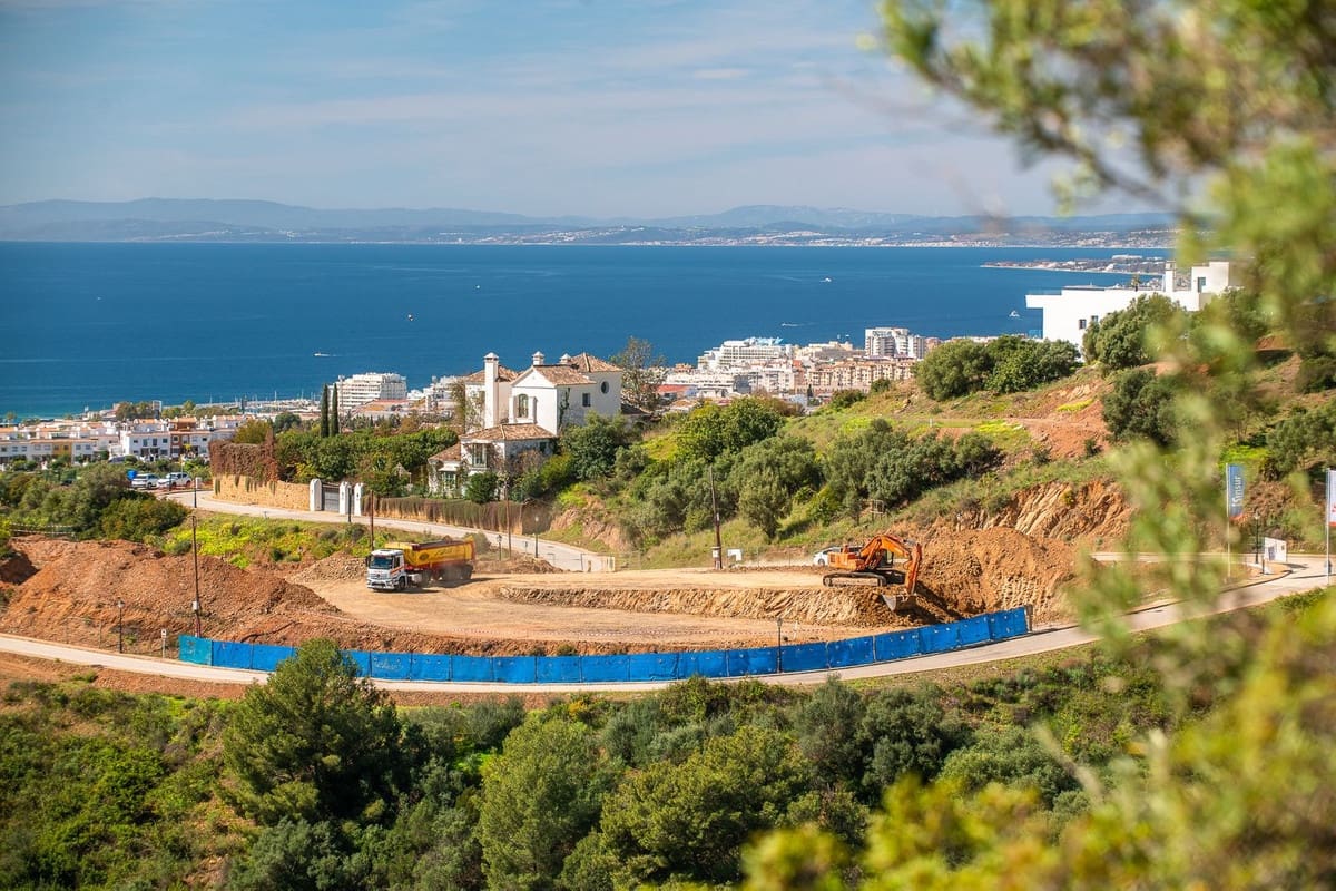 2 bedroom Apartment for sale in Marbella with pool - € 570,000 (Ref: 7972085)