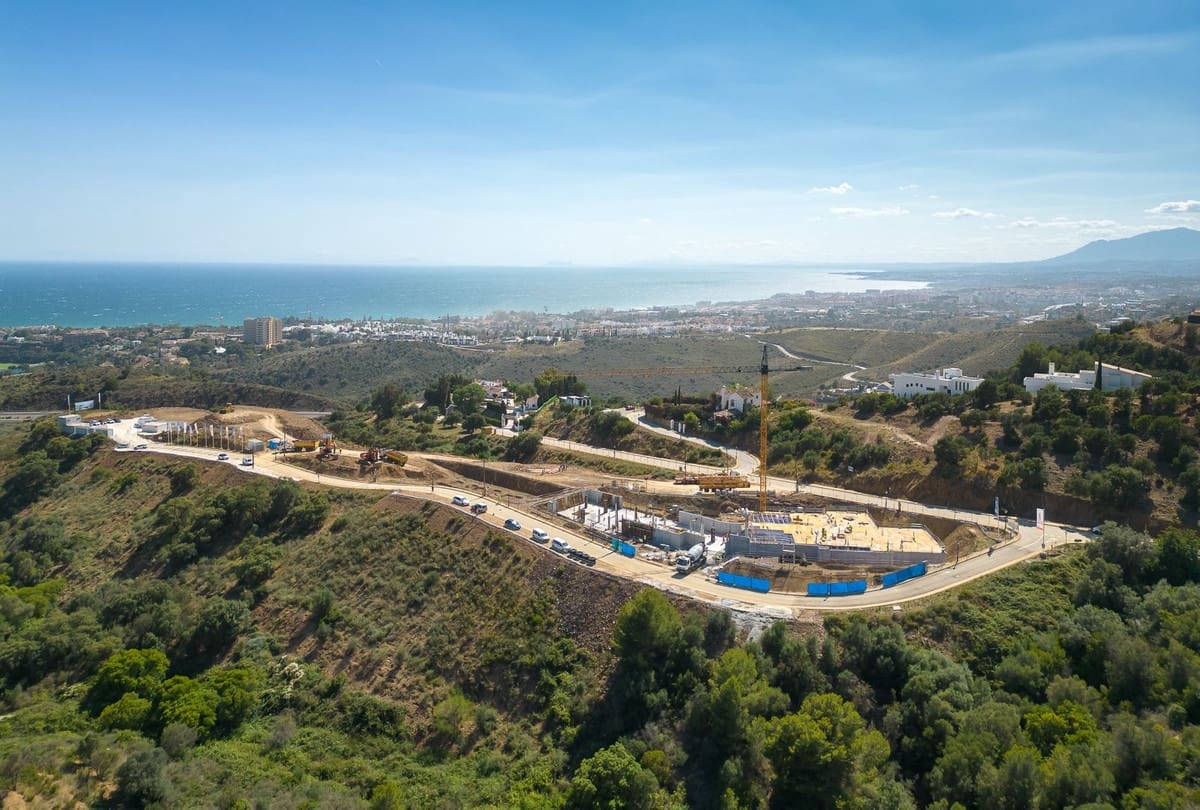 2 bedroom Apartment for sale in Marbella with pool - € 570,000 (Ref: 7972085)