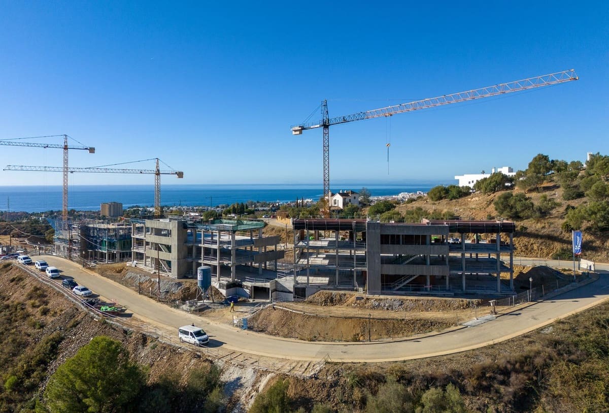 3 bedroom Apartment for sale in Marbella with pool - € 1,020,000 (Ref: 7972086)