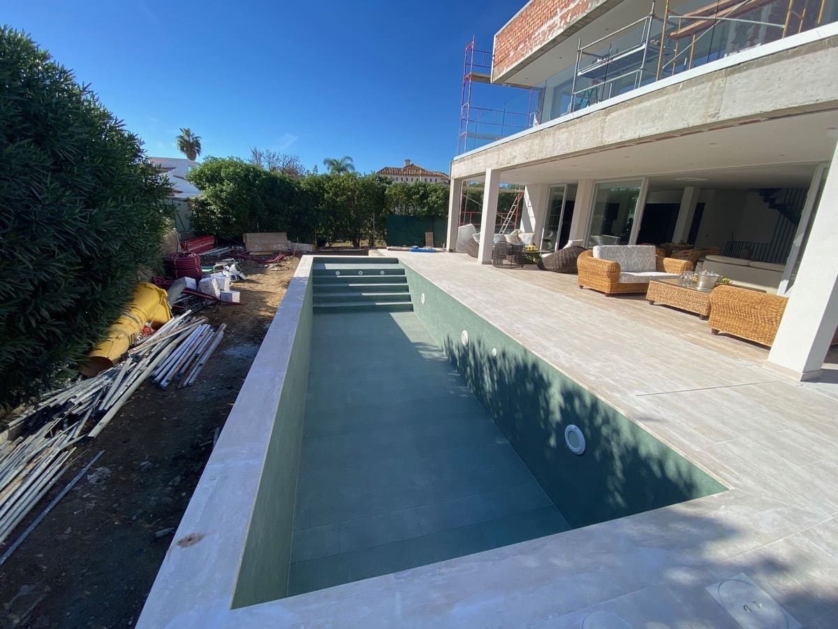 5 quarto Moradia para venda em San Pedro de Alcantara com piscina - 2 950 000 € (Ref: 8074341)