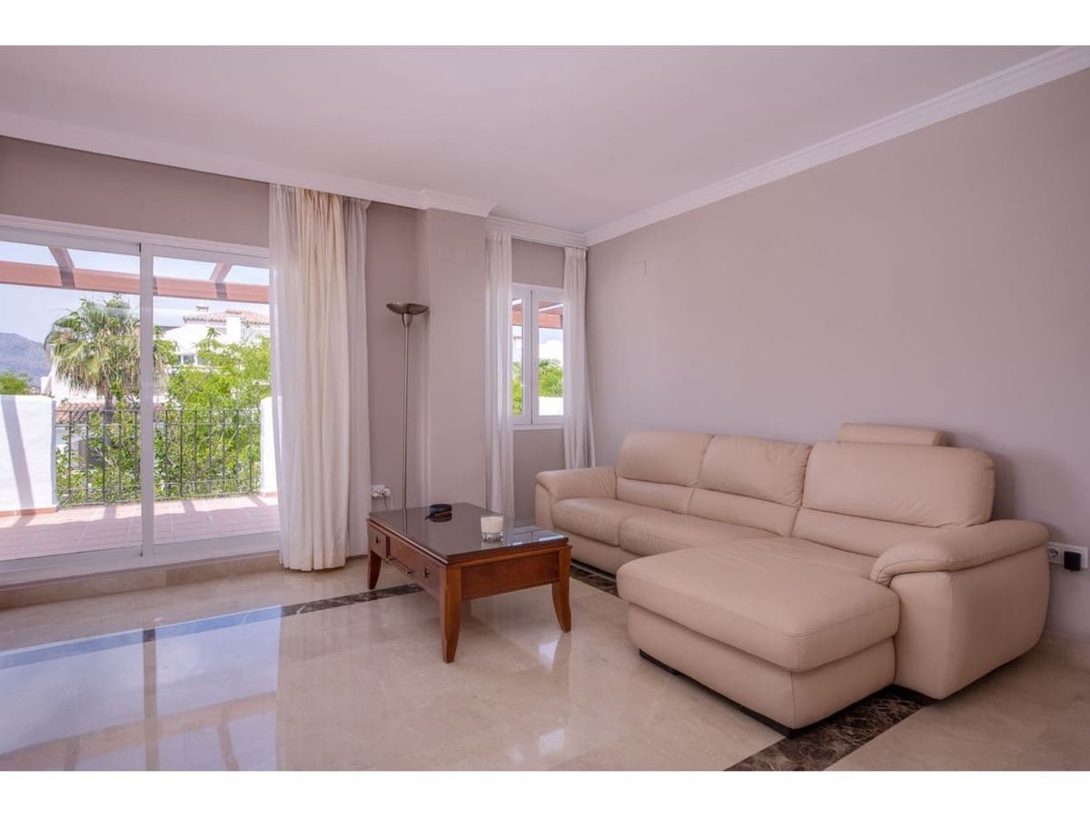 4 bedroom Apartment for sale in San Pedro de Alcantara with pool - € 1,100,000 (Ref: 8198360)