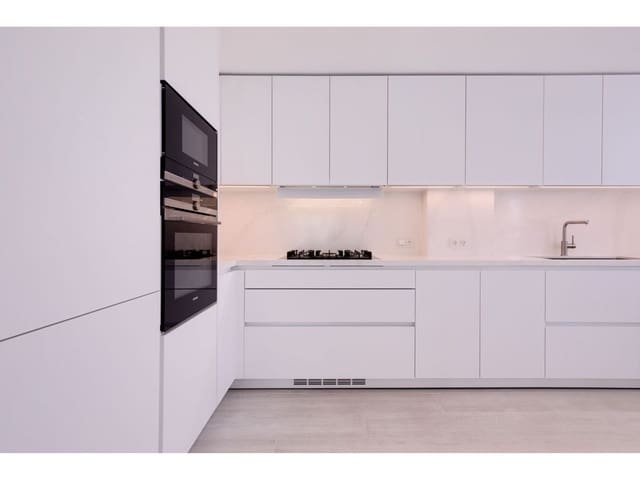 4 bedroom Apartment for sale in San Pedro de Alcantara, Marbella with pool - € 1,100,000 (Ref: 8198360)