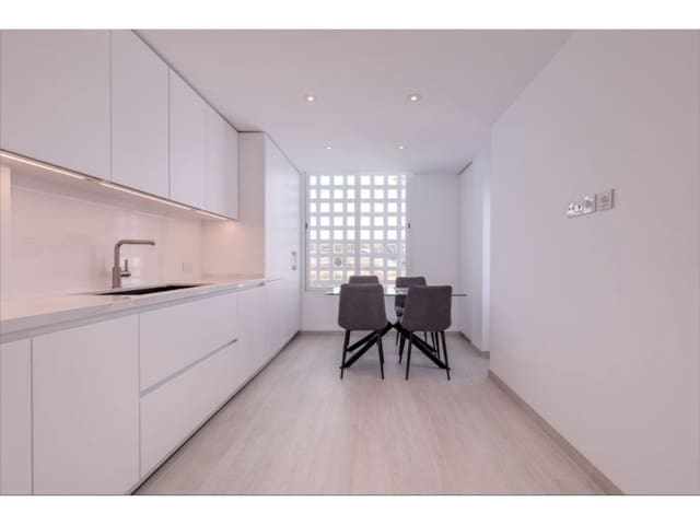 4 bedroom Apartment for sale in San Pedro de Alcantara, Marbella with pool - € 1,100,000 (Ref: 8198360)