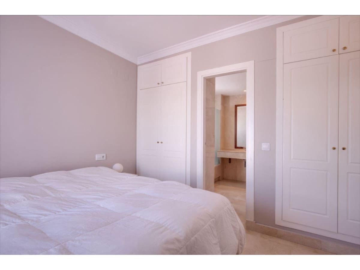 4 bedroom Apartment for sale in San Pedro de Alcantara with pool - € 1,100,000 (Ref: 8198360)
