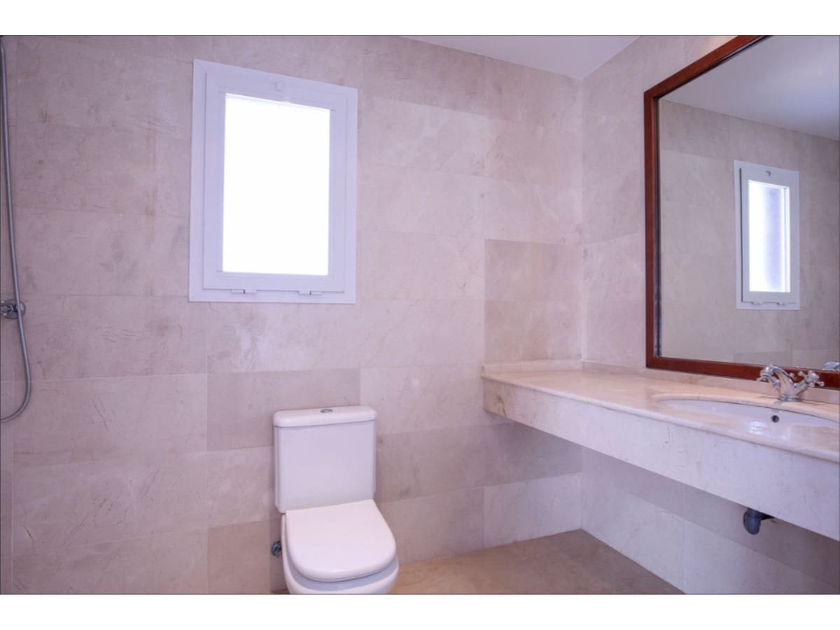 4 bedroom Apartment for sale in San Pedro de Alcantara with pool - € 1,100,000 (Ref: 8198360)