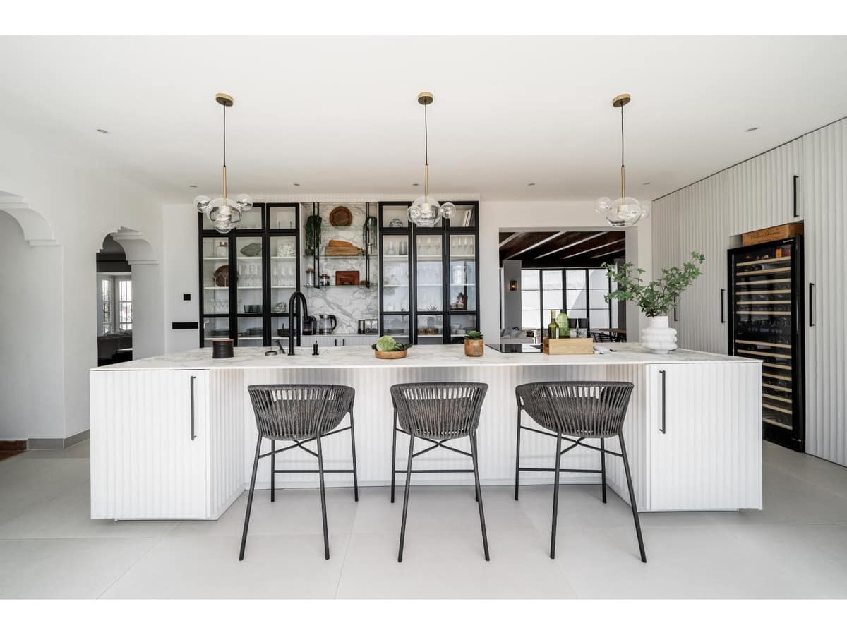 4 bedroom Villa for sale in San Pedro de Alcantara with pool - € 2,250,000 (Ref: 8232505)