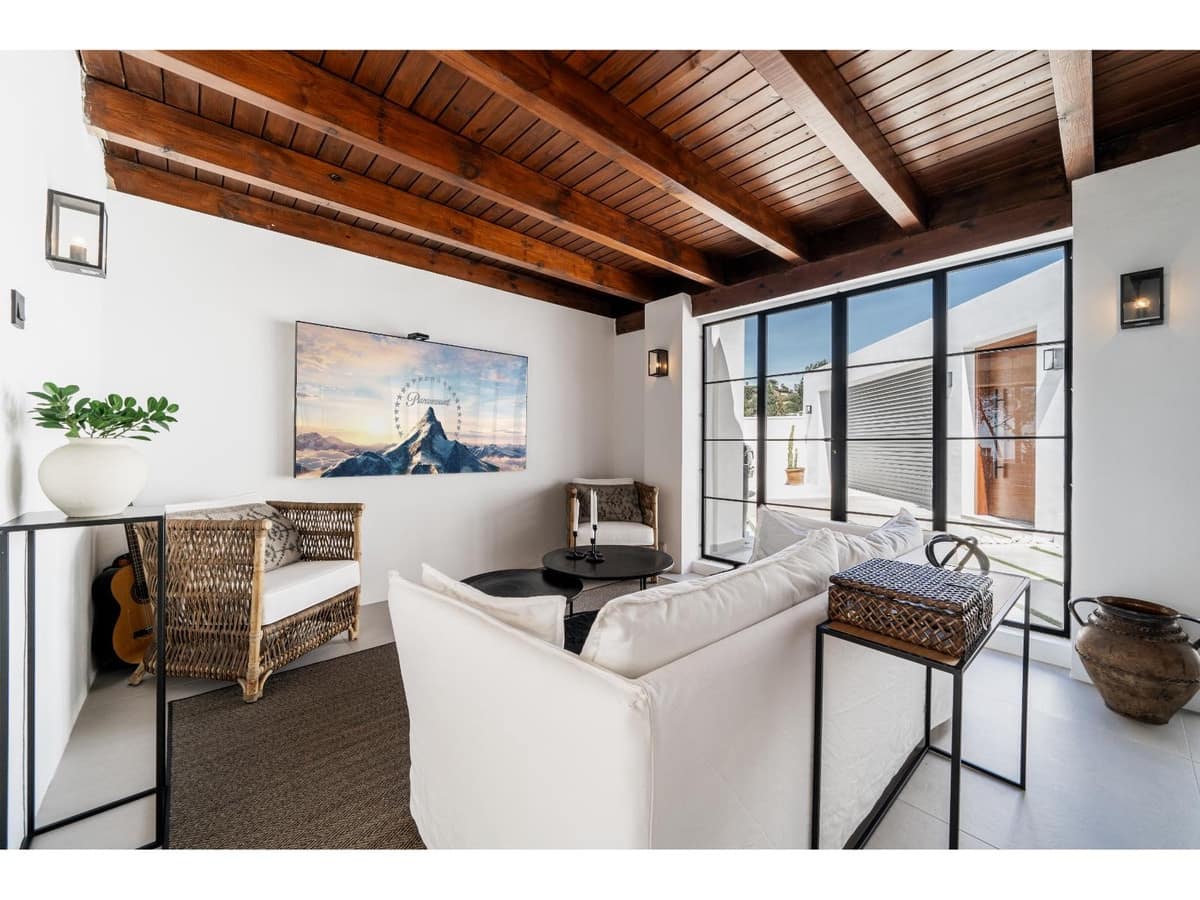 4 bedroom Villa for sale in San Pedro de Alcantara with pool - € 2,250,000 (Ref: 8232505)