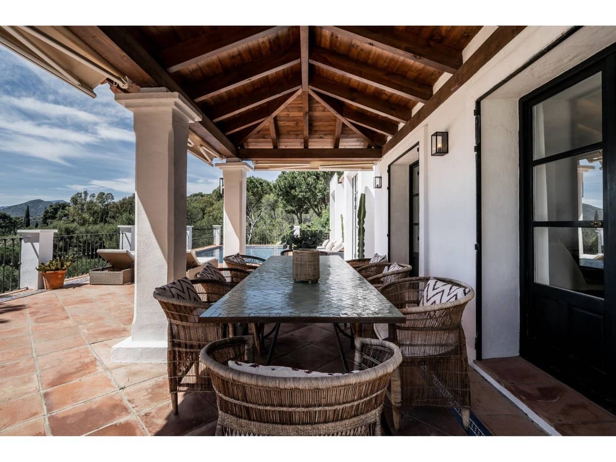 4 bedroom Villa for sale in San Pedro de Alcantara with pool - € 2,250,000 (Ref: 8232505)