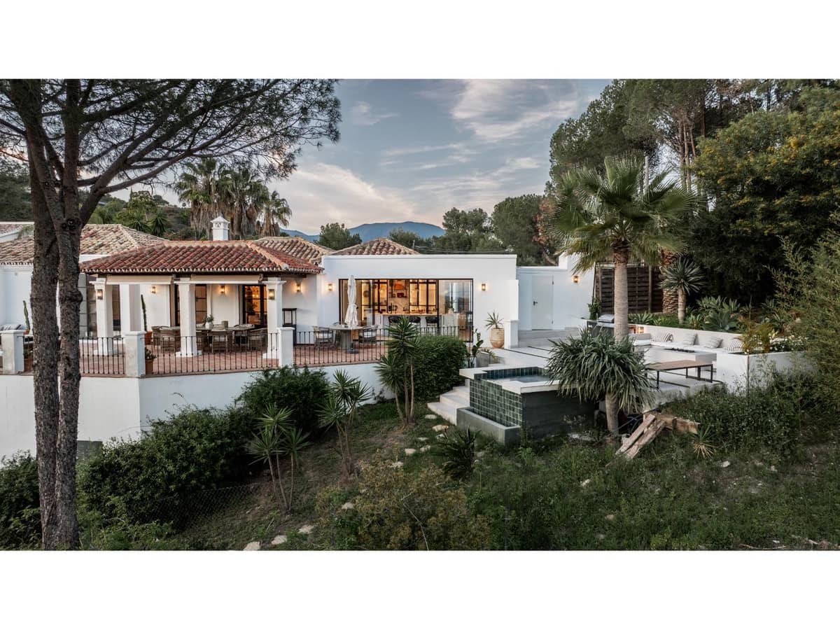 4 bedroom Villa for sale in San Pedro de Alcantara with pool - € 2,250,000 (Ref: 8232505)