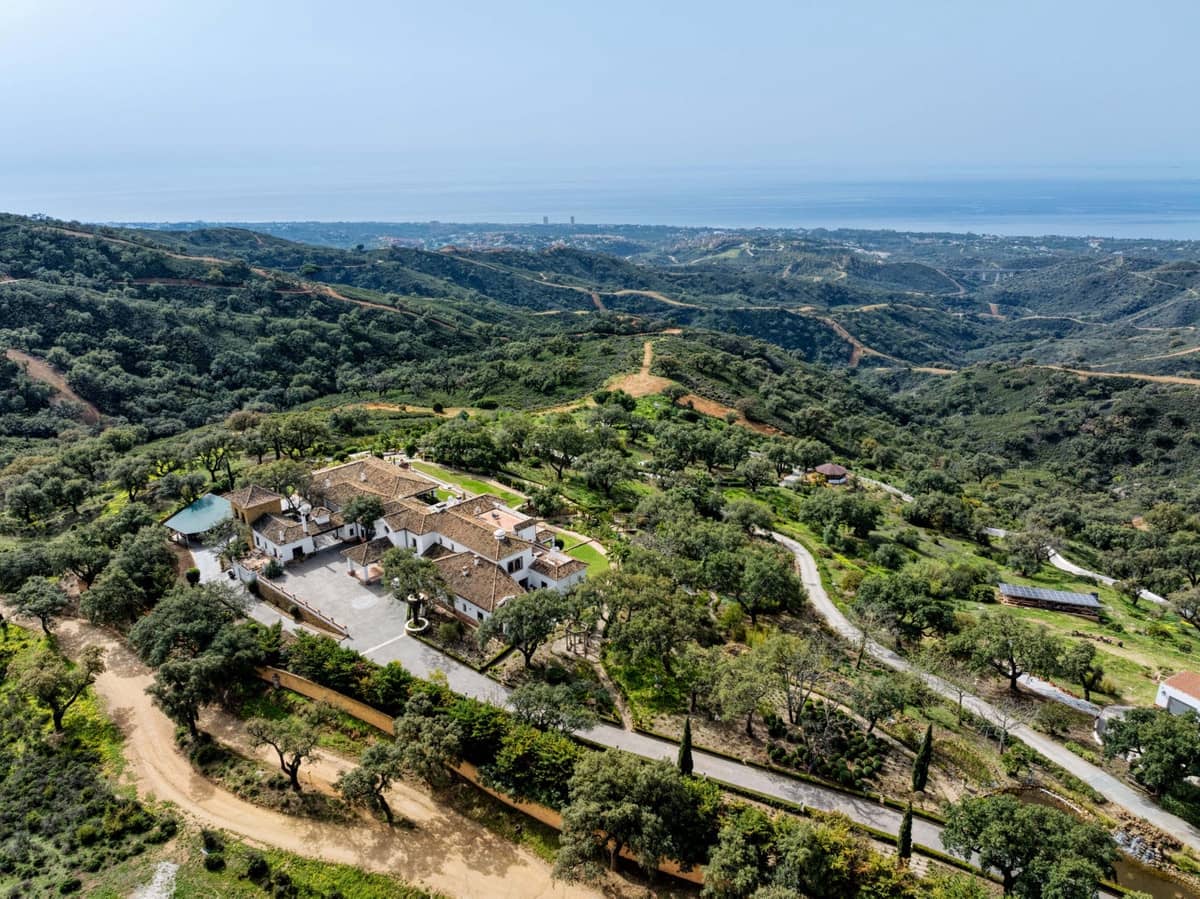 7 soveværelse Villa til salg i Marbella del Este med swimmingpool - € 7.975.000 (Ref: 8244657)