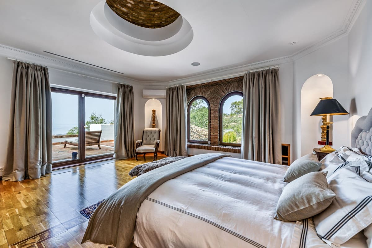 7 soveværelse Villa til salg i Marbella del Este med swimmingpool - € 7.975.000 (Ref: 8244657)