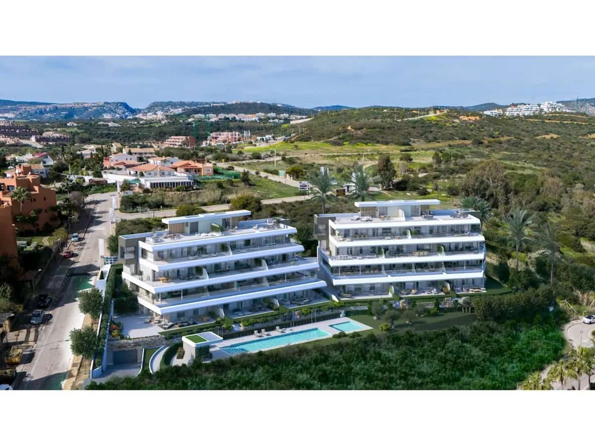 3 soveværelse Lejlighed til salg i Estepona med swimmingpool - € 1.150.000 (Ref: 8317556)