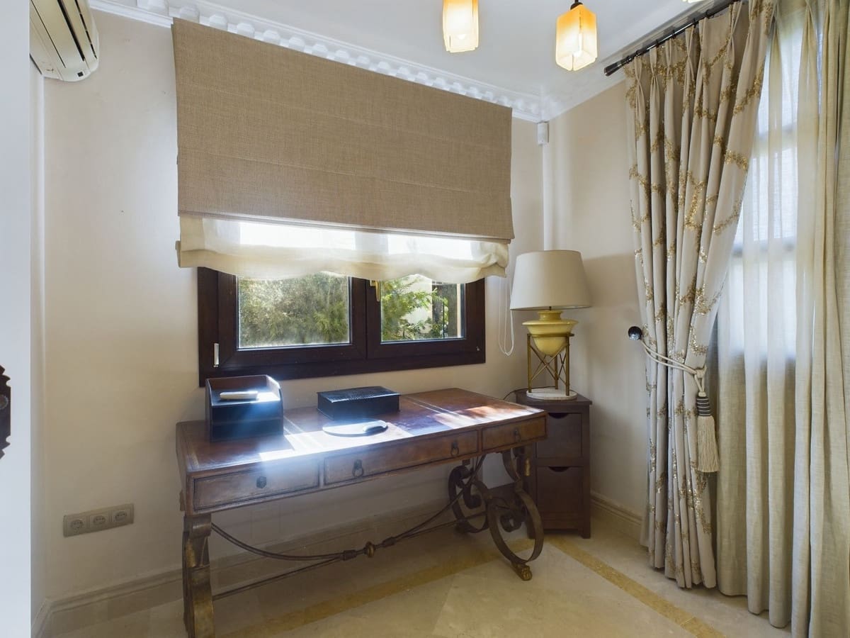 6 slaapkamer Villa te koop in El Padron met zwembad - € 2.995.000 (Ref: 8526377)