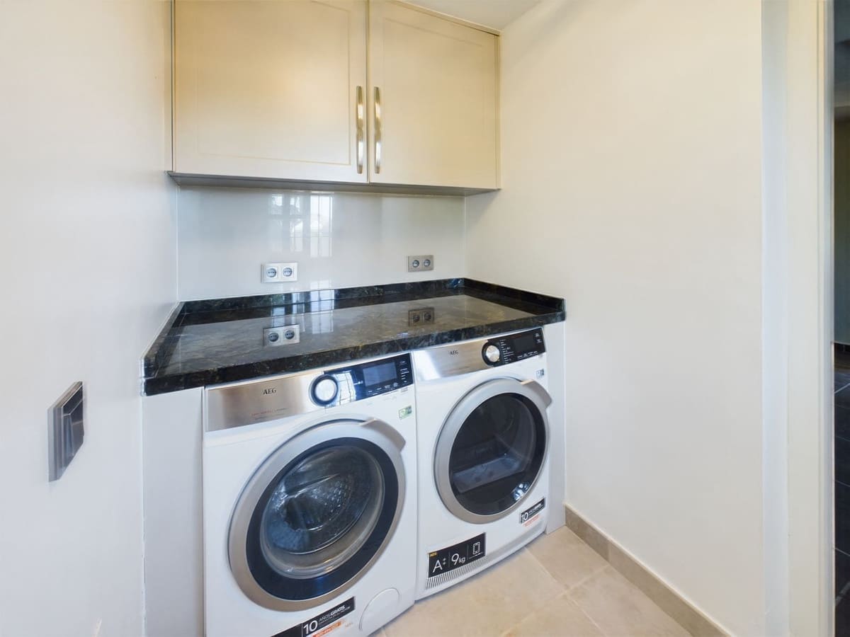 6 slaapkamer Villa te koop in El Padron met zwembad - € 2.995.000 (Ref: 8526377)