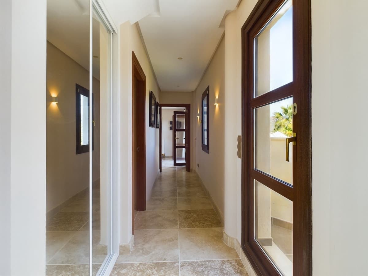 6 slaapkamer Villa te koop in El Padron met zwembad - € 2.995.000 (Ref: 8526377)