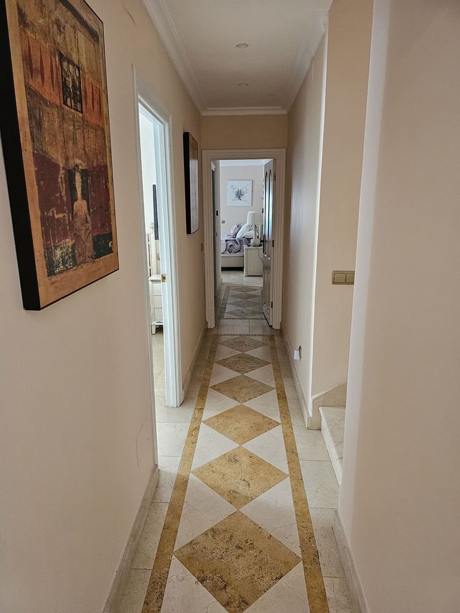 6 slaapkamer Villa te koop in El Padron met zwembad - € 2.995.000 (Ref: 8526377)