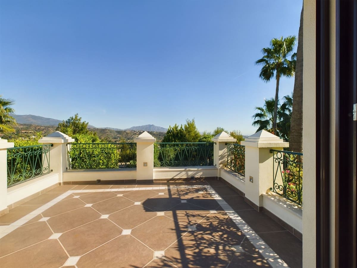 6 slaapkamer Villa te koop in El Padron met zwembad - € 2.995.000 (Ref: 8526377)