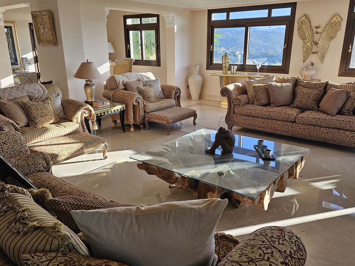 6 slaapkamer Villa te koop in El Padron met zwembad - € 2.995.000 (Ref: 8526377)