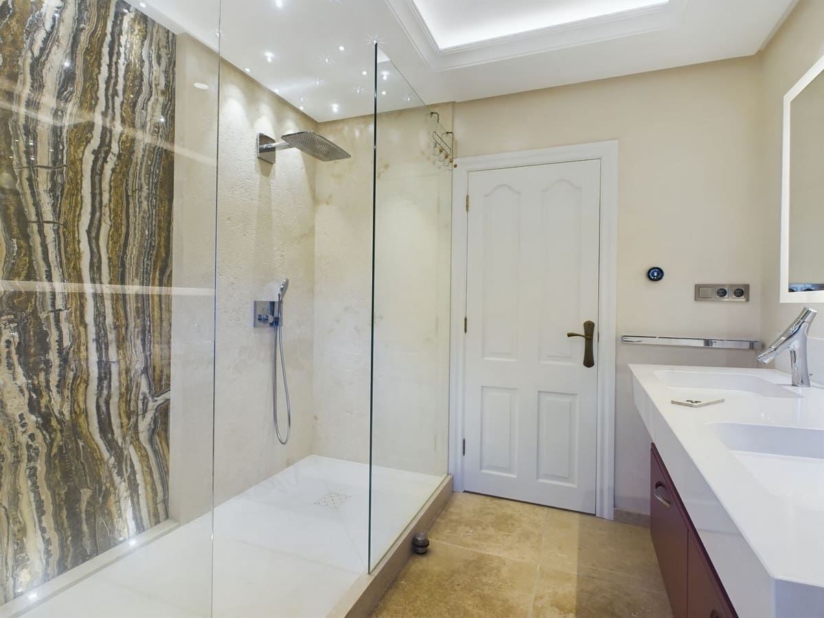 6 slaapkamer Villa te koop in El Padron met zwembad - € 2.995.000 (Ref: 8526377)