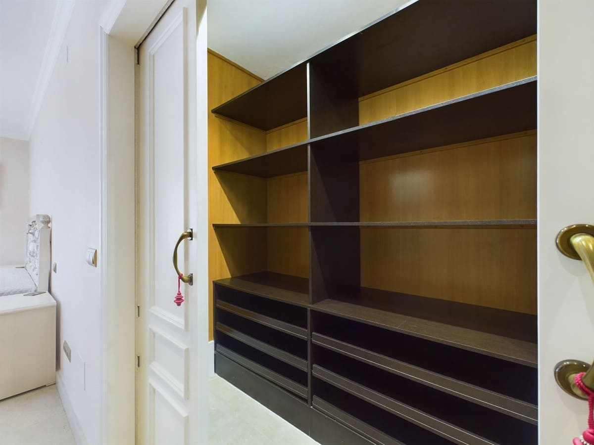 6 slaapkamer Villa te koop in El Padron met zwembad - € 2.995.000 (Ref: 8526377)