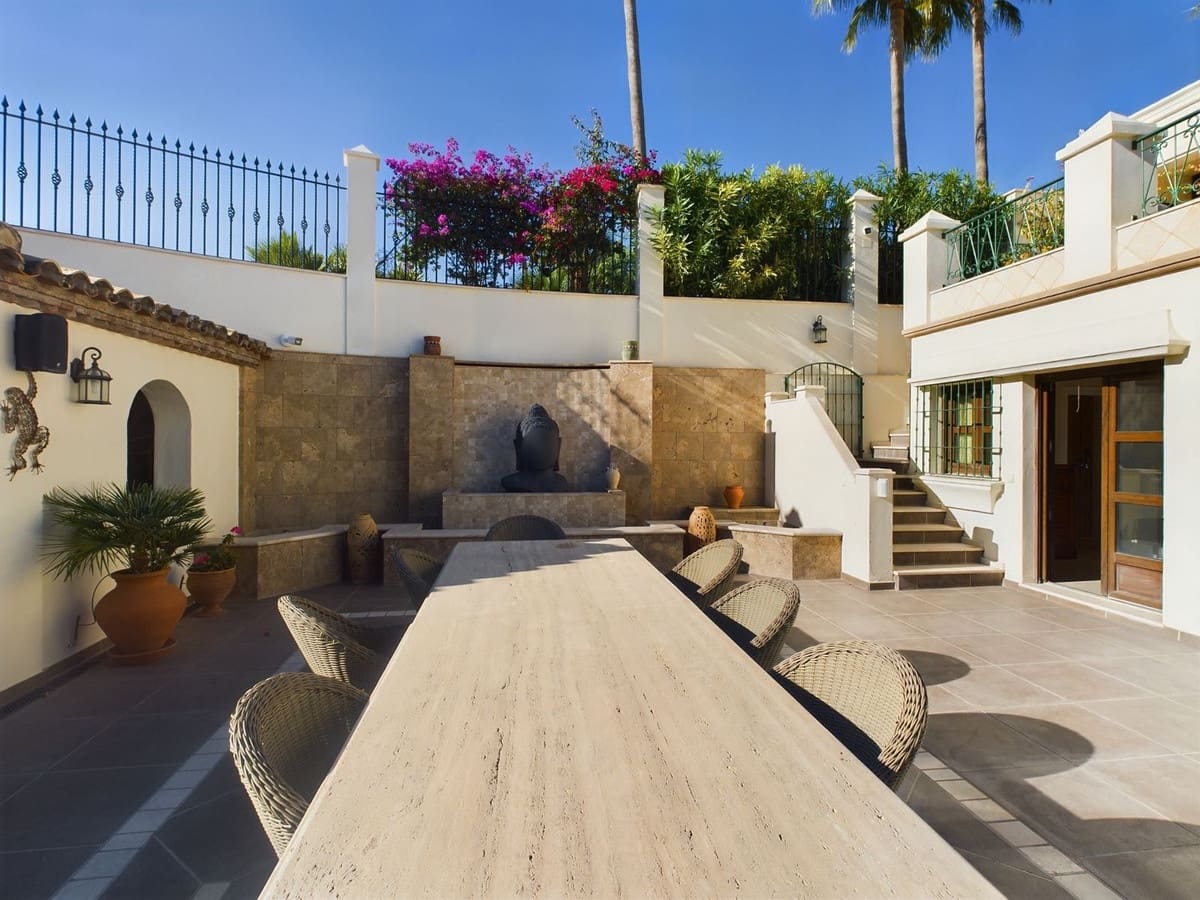 6 slaapkamer Villa te koop in El Padron met zwembad - € 2.995.000 (Ref: 8526377)