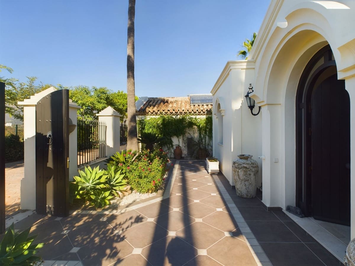 6 slaapkamer Villa te koop in El Padron met zwembad - € 2.995.000 (Ref: 8526377)