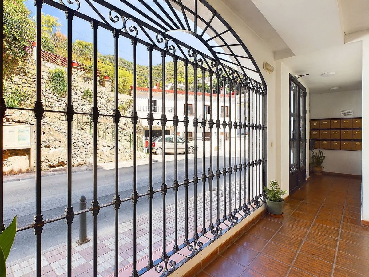 2 soverom Leilighet til salgs i Ojen med svømmebasseng - € 220 000 (Ref: 8550455)